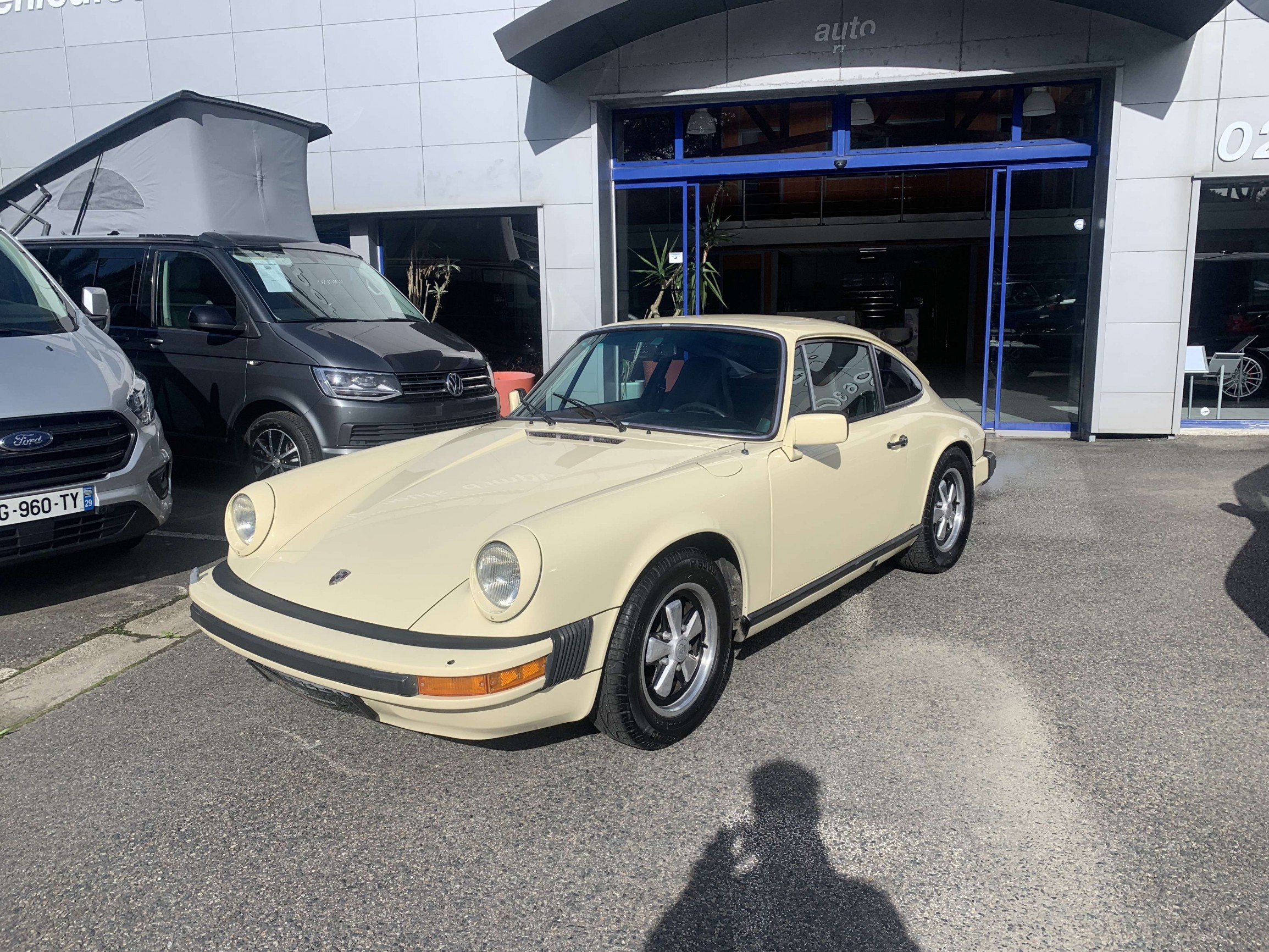 PORSCHE 911