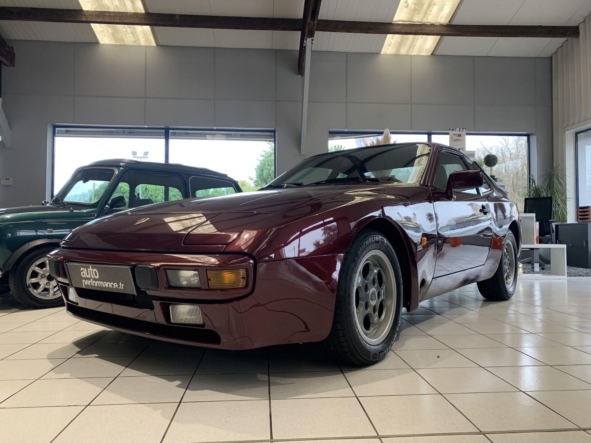 PORSCHE 944