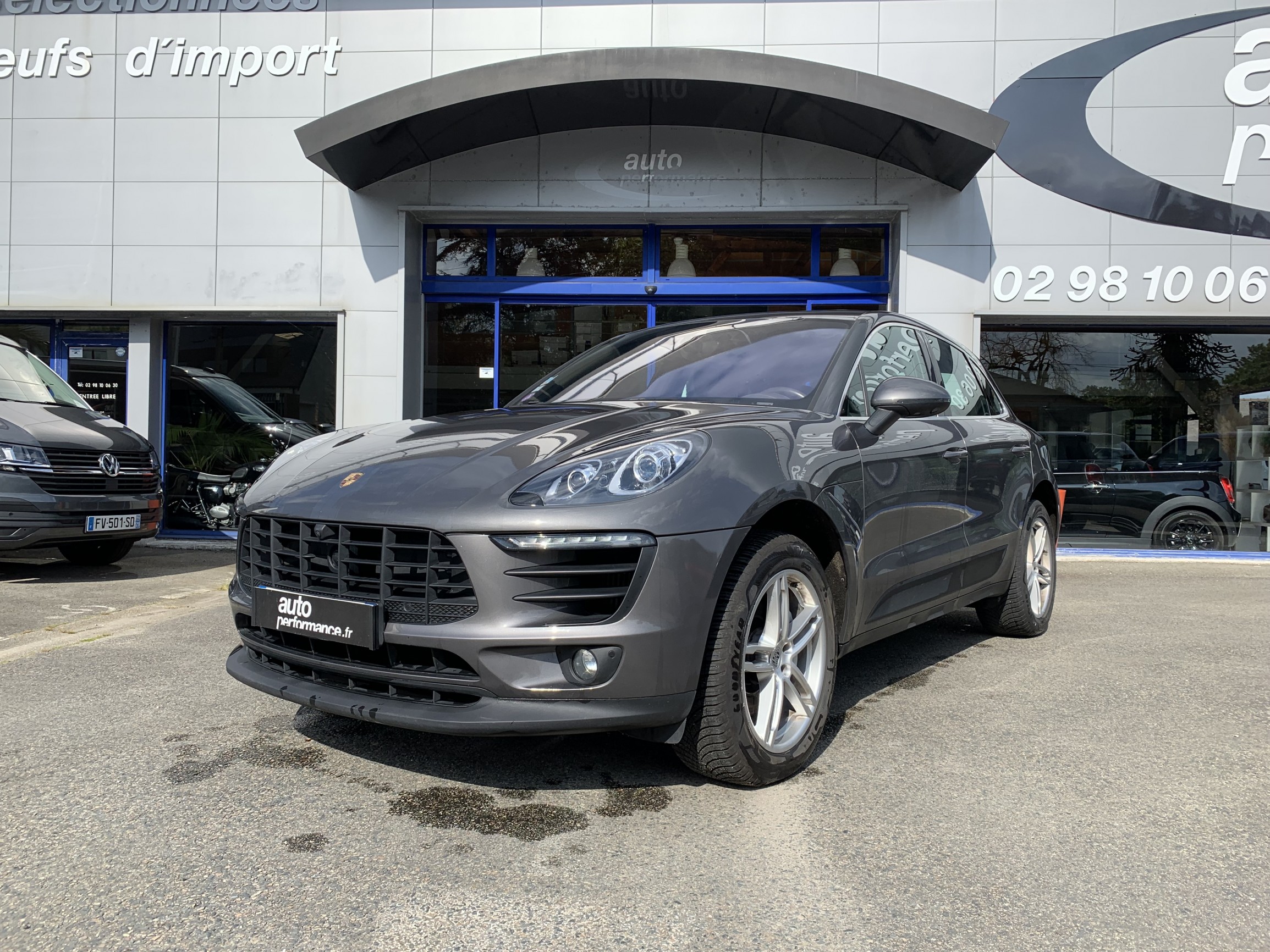 PORSCHE MACAN