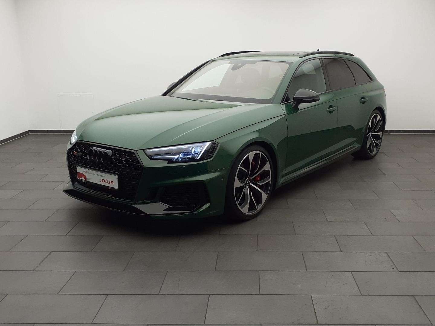 AUDI RS4 AVANT