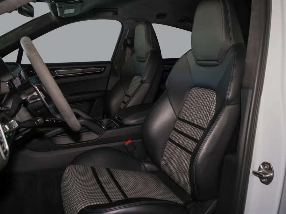 PORSCHE CAYENNE Cayenne E-Hybrid Coupé Pack sport conception léger noir Blanc